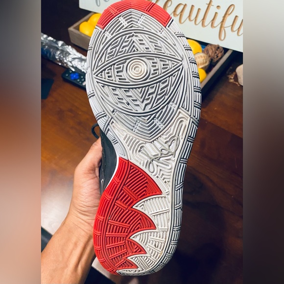 The Nike Kyrie 6 - Picture 11 of 11